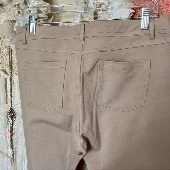 5 Pocket Skinny Ponte Pants - Picture 7 of 10